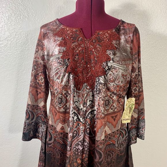 Live And Let Live NWT Sublimation Embroidered Blouse Size Large Women’s - Picture 2 of 14